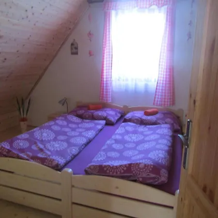 Rekreacni Dum V Brdech Pod Svatou Annou Tatil Evi