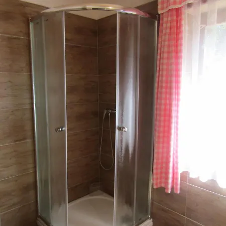 Tatil Evi Rekreacni Dum V Brdech Pod Svatou Annou